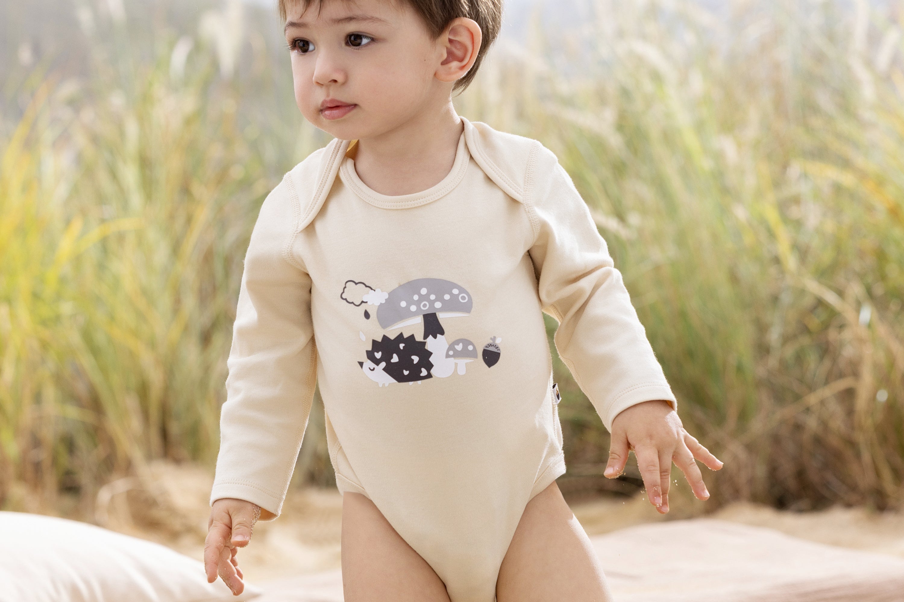Vauva BBNS - Baby Anti-bacterial Organic Cotton Hazelnut Pattern Bodysuits (2-pack)-model image front