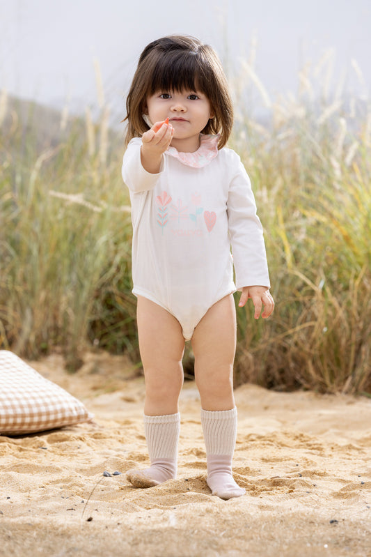 Vauva BBNS - Organic Lotus Collar Floral Cotton Bodysuits (2-pack)-model image front