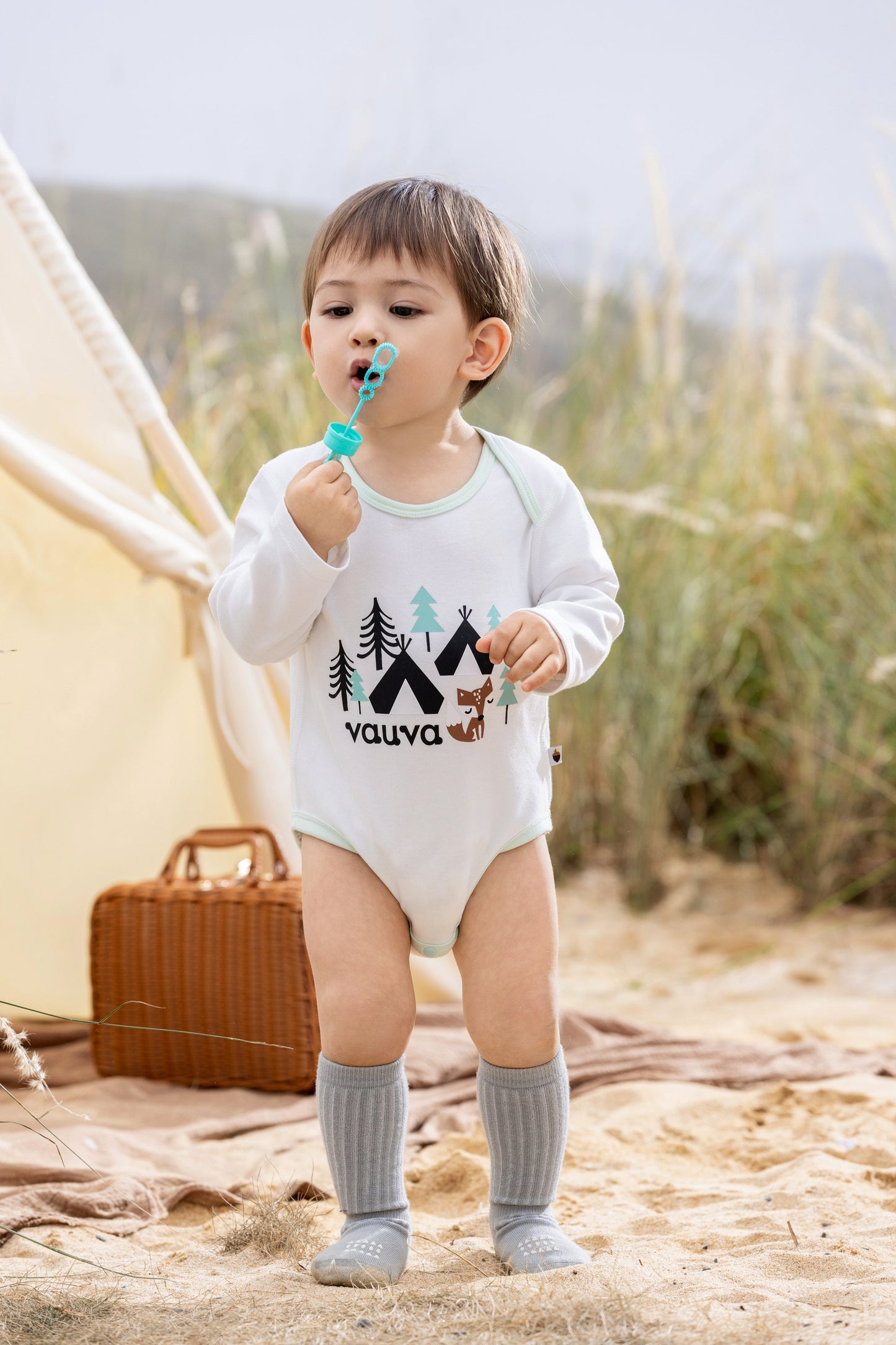 Vauva BBNS - Baby Anti-bacterial Organic Cotton Bodysuits (2-pack Green/Print)-model image front