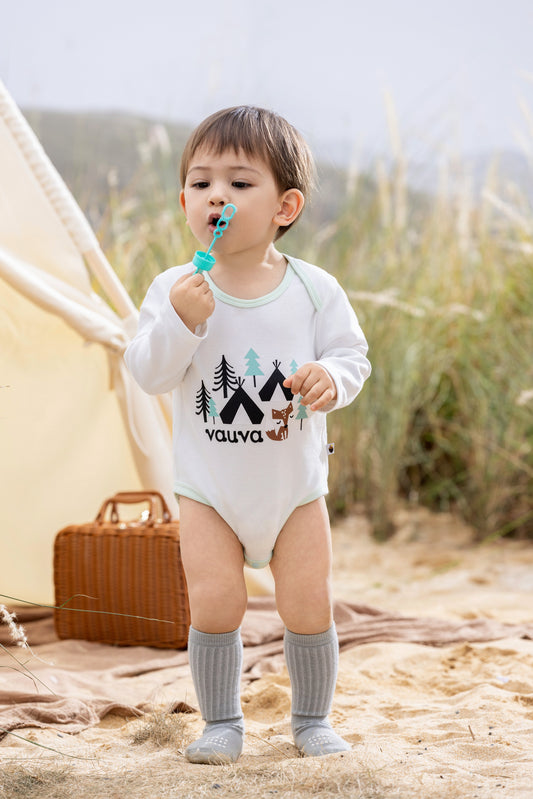 Vauva BBNS - Baby Anti-bacterial Organic Cotton Bodysuits (2-pack Green/Print)-model image front