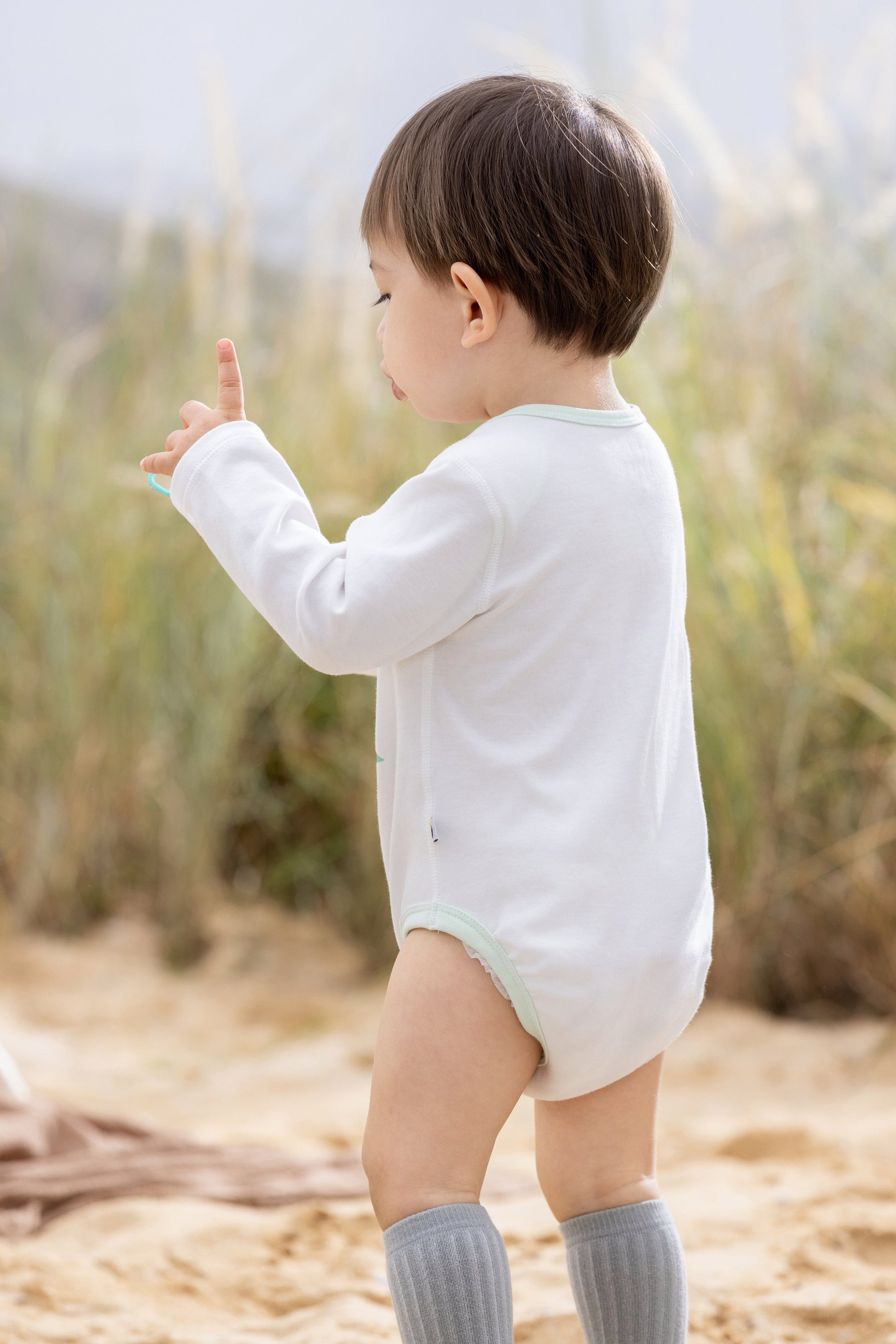 Vauva BBNS - Baby Anti-bacterial Organic Cotton Bodysuits (2-pack Green/Print)-model image front back