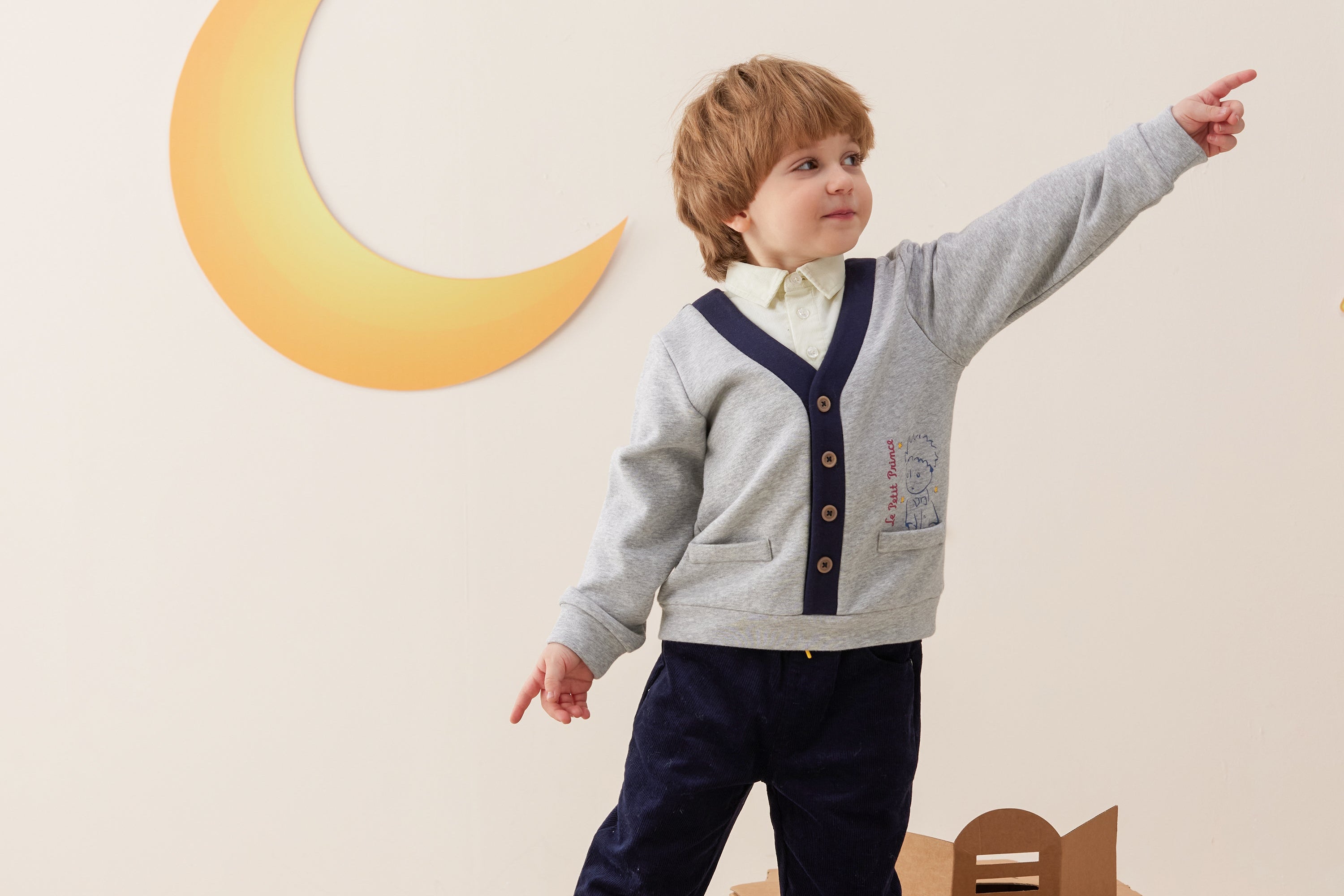 Vauva x Le Petit Prince - Boys Long Sleeve Sweatshirt model side