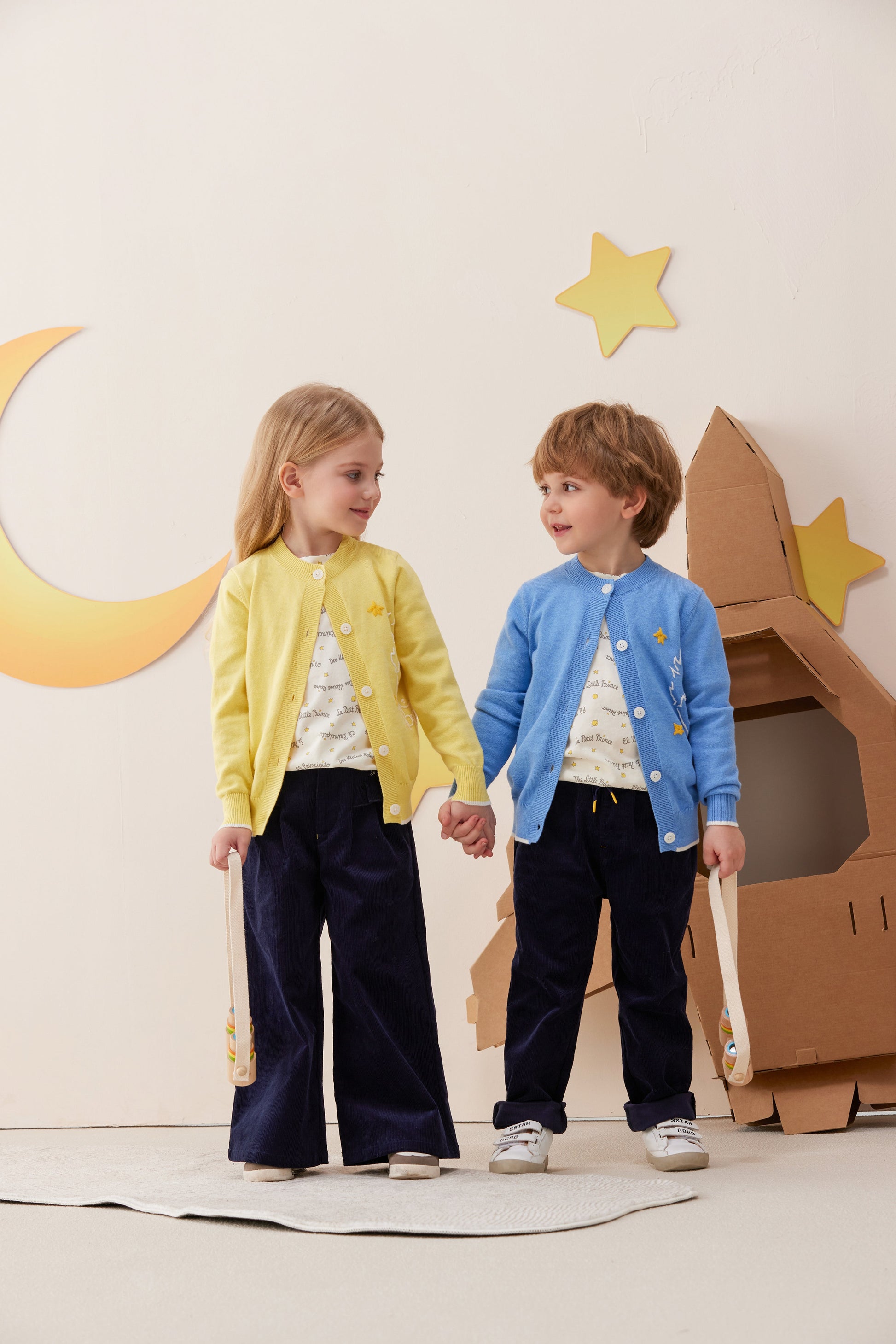 Vauva x Le Petit Prince - Kids Cashmere Cardigan (Blue)-model image front