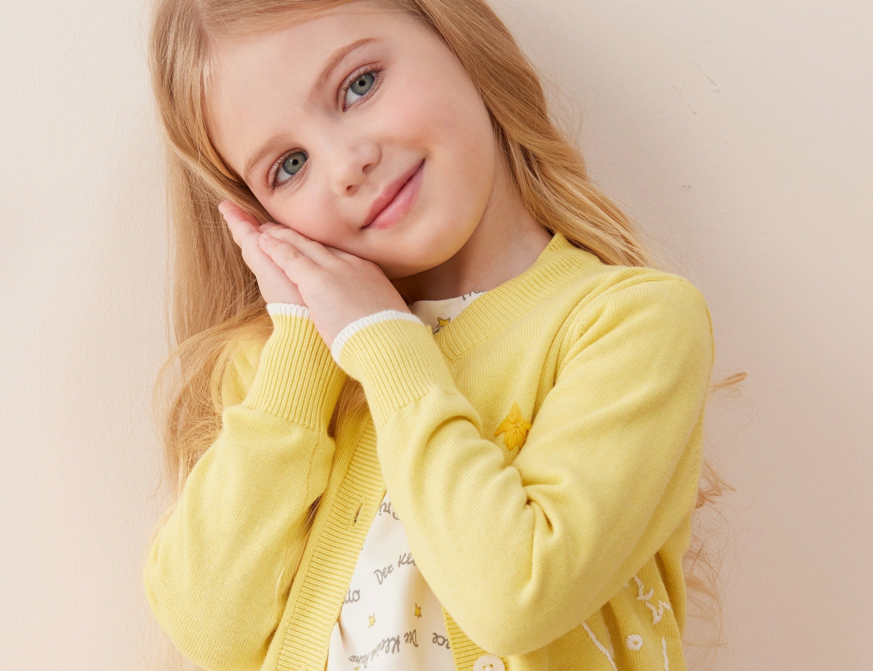 Vauva x Le Petit Prince - Kids Cashmere Cardigan (Yellow)-model image front