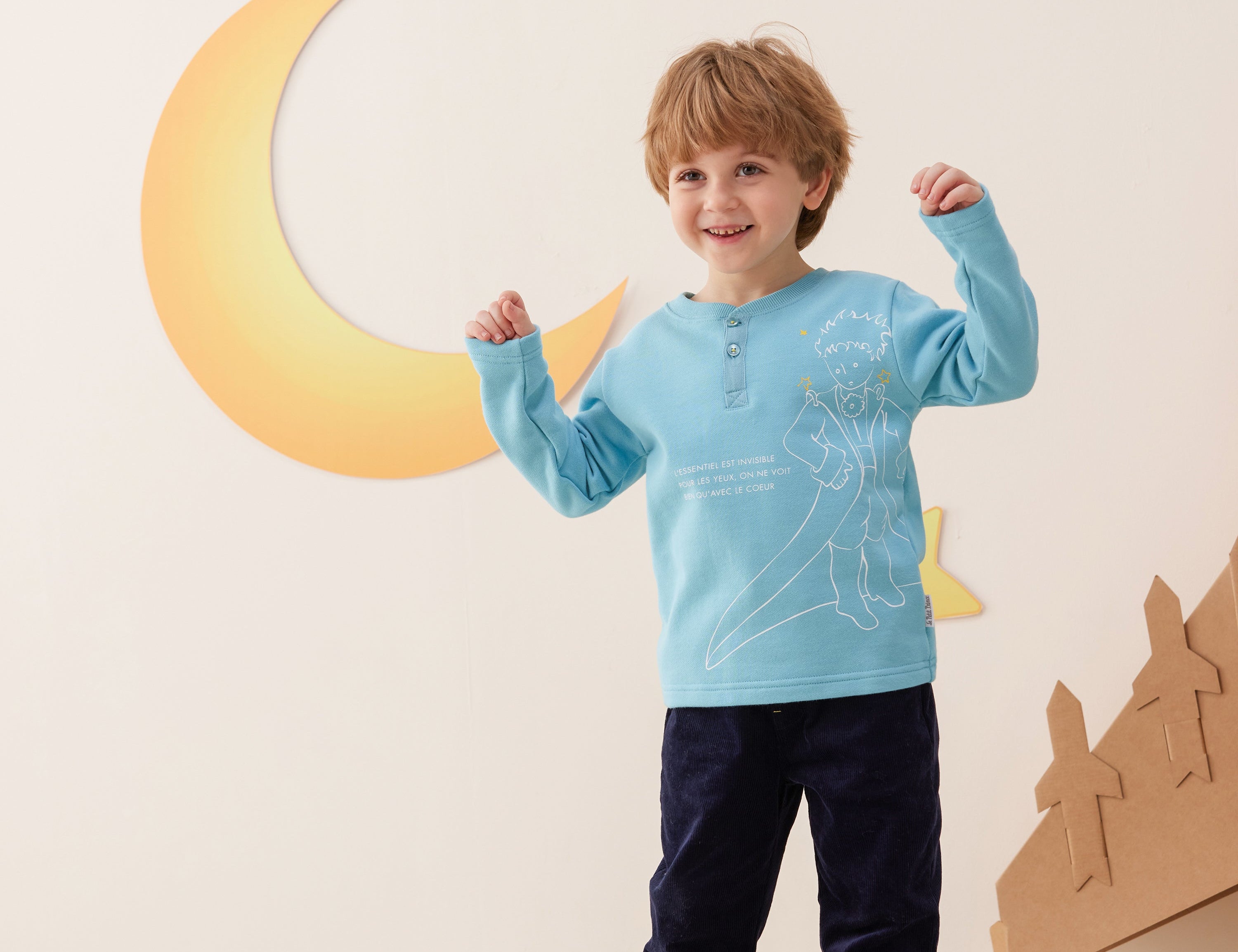 Vauva x Le Petit Prince - Boys Sweater & T-shirt (2 piece Set/Blue)-Model Image Front