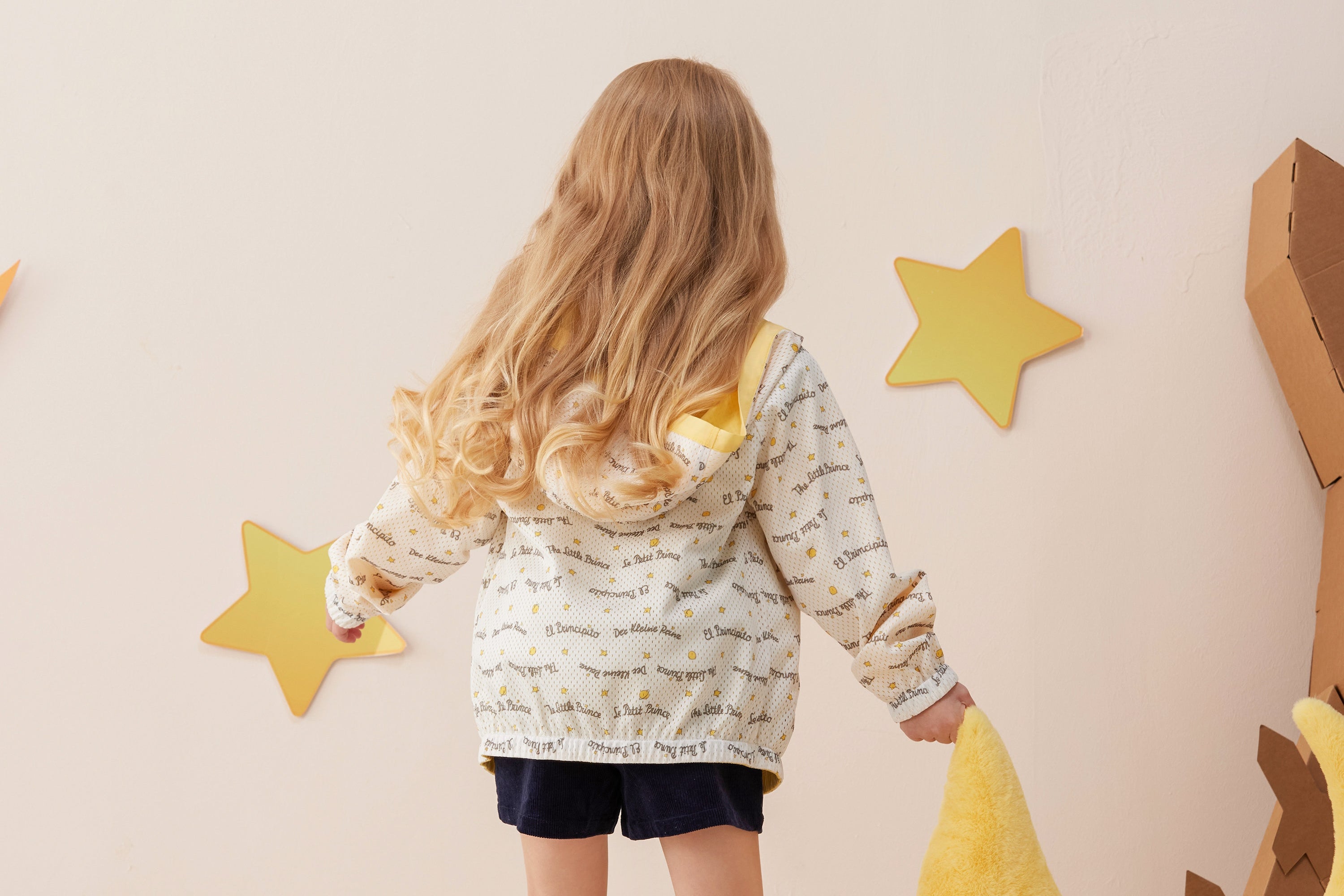 Vauva x Le Petit Prince - Kids Reversible Jacket (Yellow) model inside back