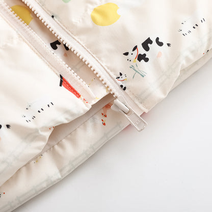 Vauva FW23-嬰兒北歐風格的印刷襯墊外套與引擎蓋