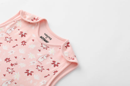 Vauva X Moomin FW23-女嬰Mo​​omin遍布印刷棉睡袋（粉紅色）